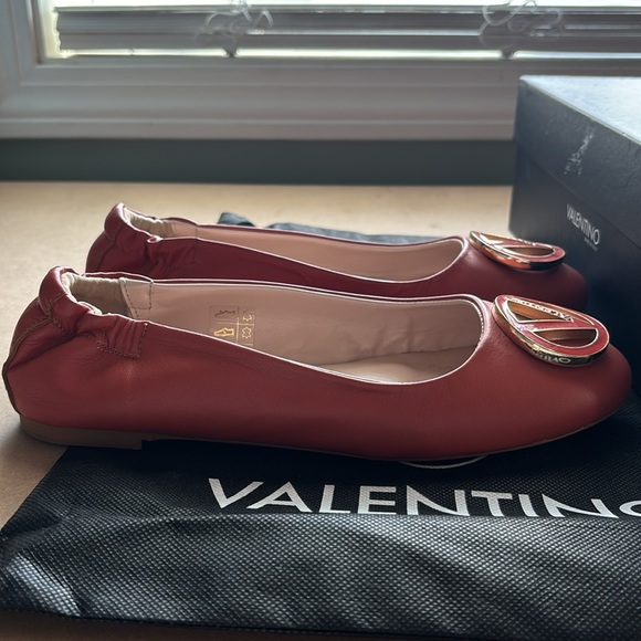 Valentino Calliope Flat - Picture 5 of 6